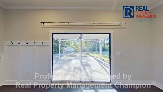 Building Photo - Updated 3 BD/2BA Home w/Spacious Rooms and Large Yard