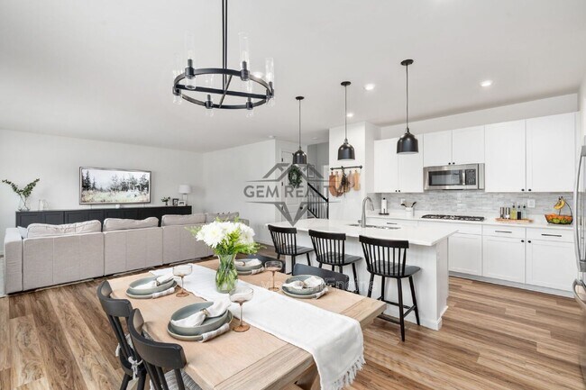 Building Photo - 7812 Bexley Ln