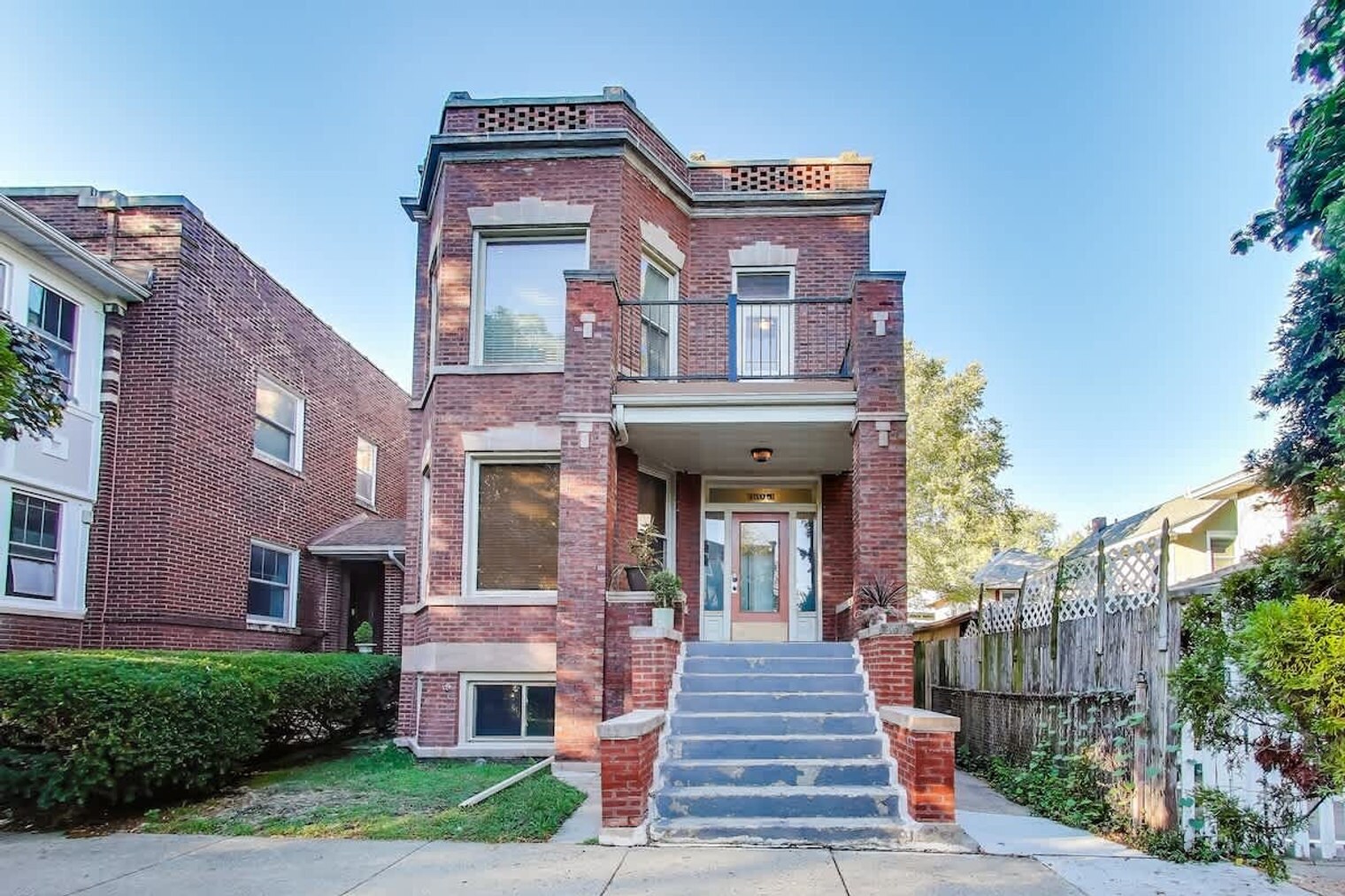 Building Photo - 1506 W Thome Ave