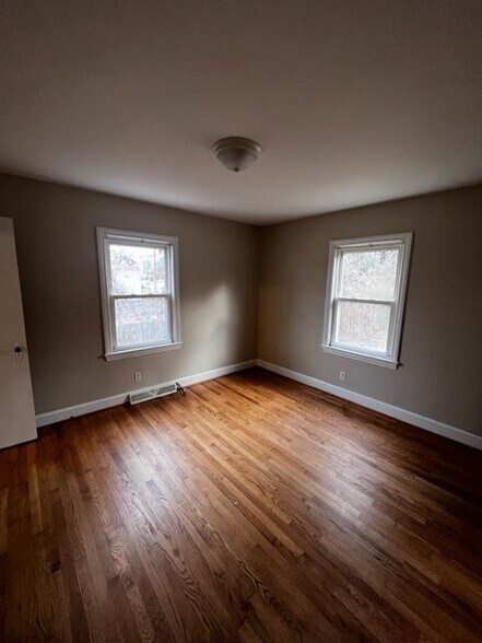 Building Photo - 1034 E Lexington Ave