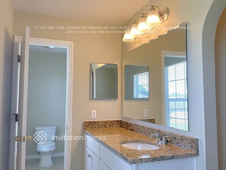 Building Photo - 927 Halifax Dr