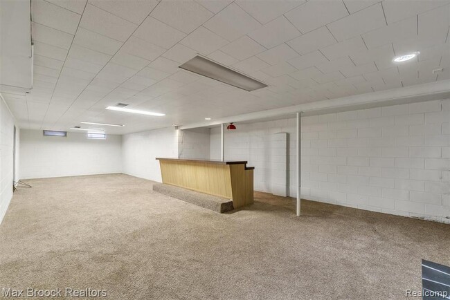 Building Photo - 1102 Davenport Dr