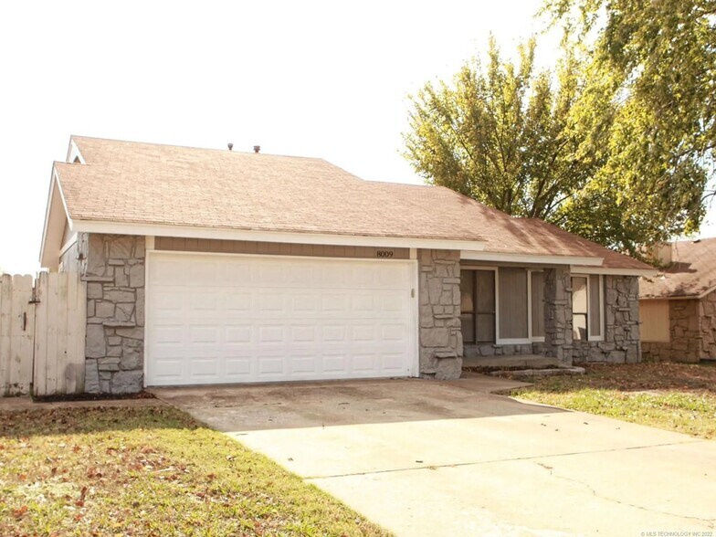 Building Photo - 8009 E Lansing St