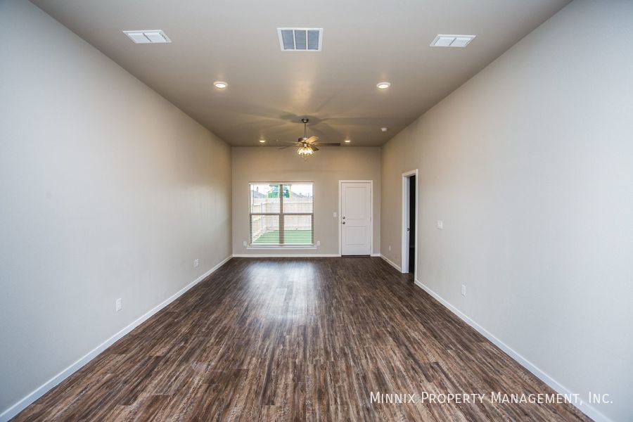 Building Photo - 2105 Kokomo Ave