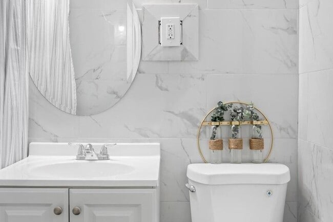 Building Photo - 311 W Ashley St