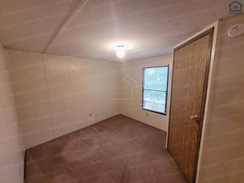 Building Photo - 2205 Elmore Town Rd