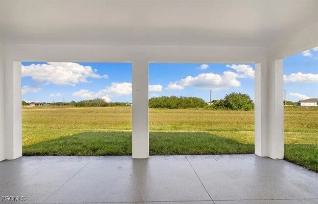 Building Photo - 3302 E 18th St