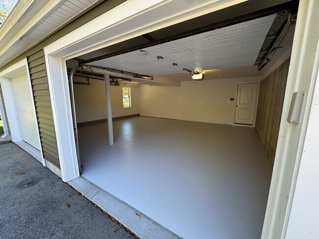 Building Photo - 55 Wenham Rd