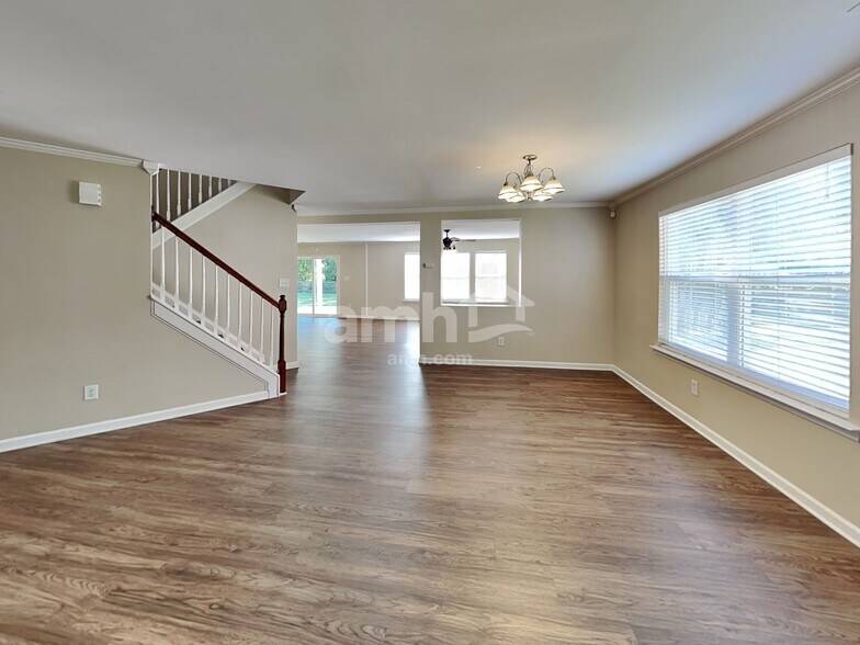 Building Photo - 202 Annaberg Ln