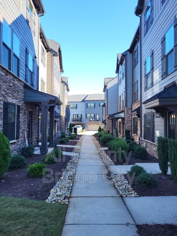 Building Photo - 126 Rollins Ave