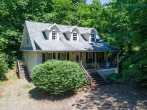 Building Photo - ***MONTREAT SCHOOL YEAR RENTAL***