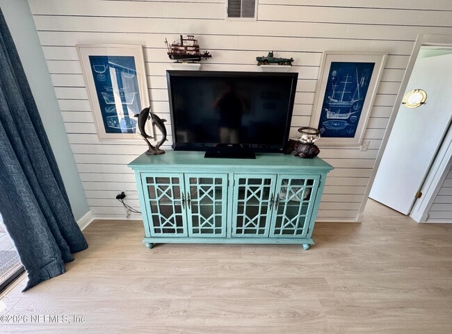 Building Photo - 8711 Blind Pass Rd