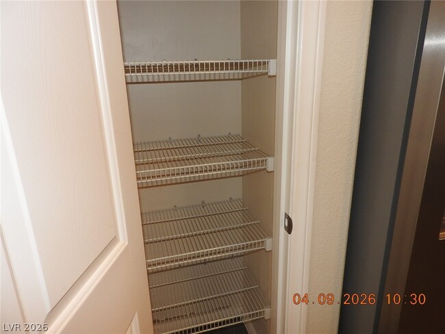 Building Photo - 390 Fringe Ruff Dr