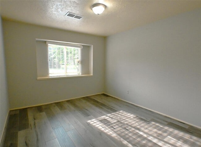 Building Photo - 10622 Hillcroft St