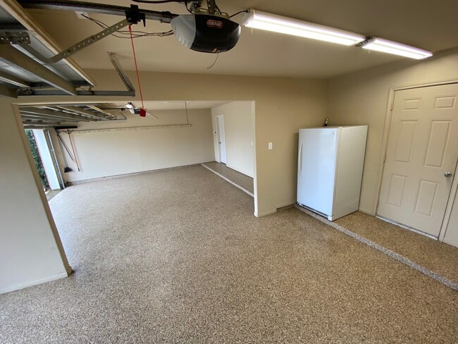 Building Photo - 28251 Chalet Park Dr