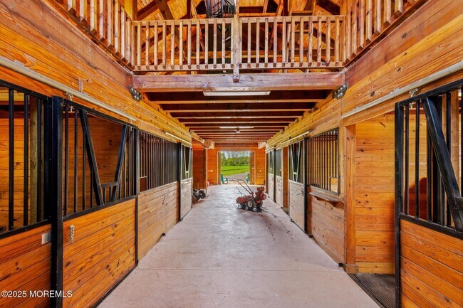 Building Photo - 13 Driftwood Ln