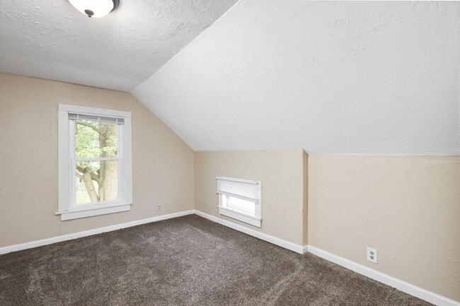 Building Photo - 636 S 25th St