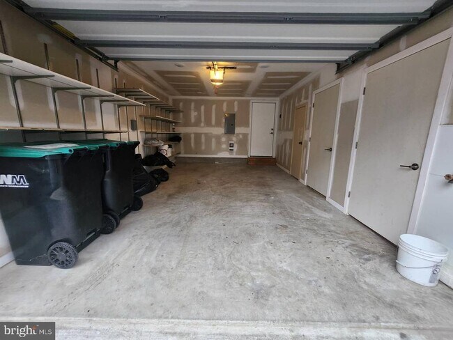 Building Photo - 3129 Beachview Ln