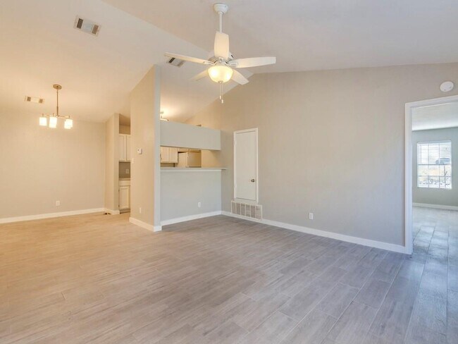 Building Photo - 9101 Japonica Ct