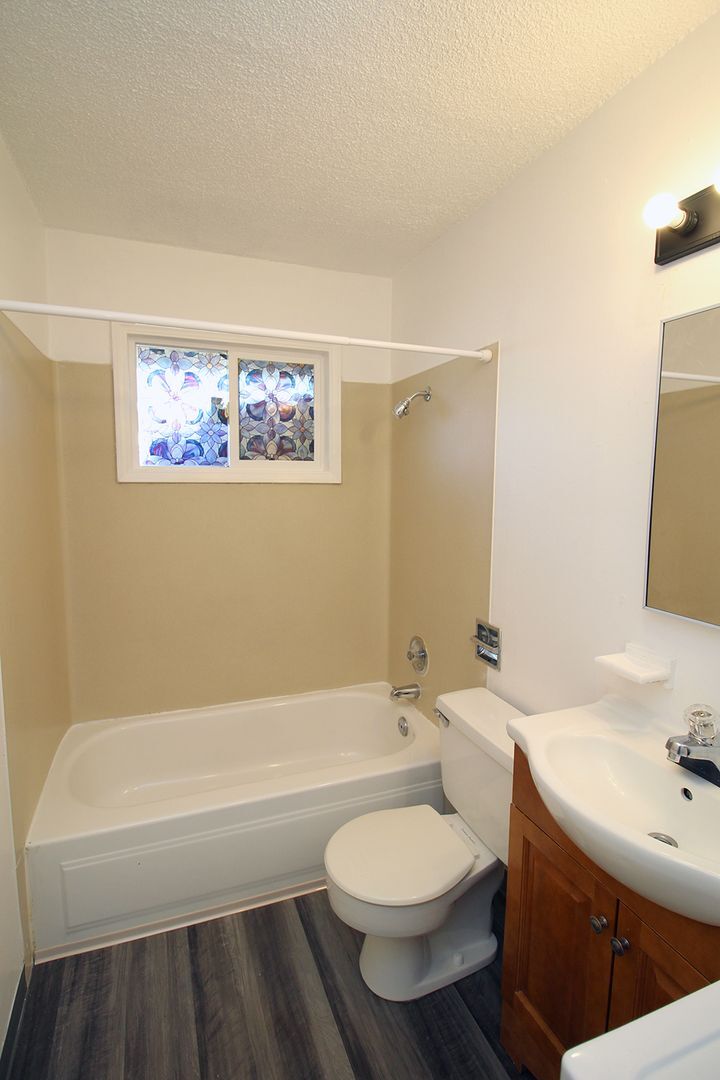 Building Photo - 6213-6217 SE Fern Ave