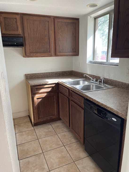 Building Photo - Charming 2-Bedroom Retreat in Serene Apache Junction—Your Cozy Escape Awaits!