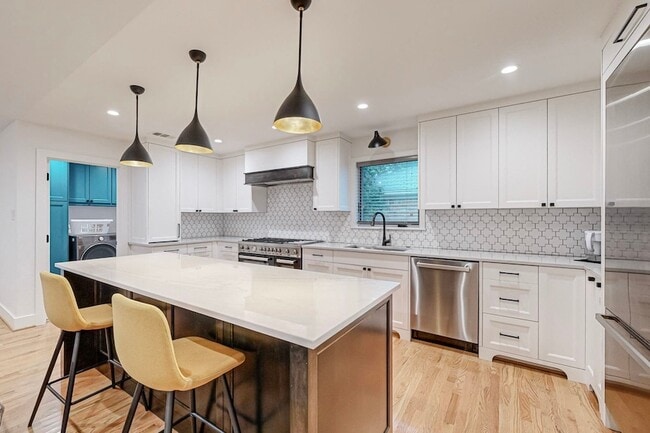 Building Photo - 4423 Springside Ln