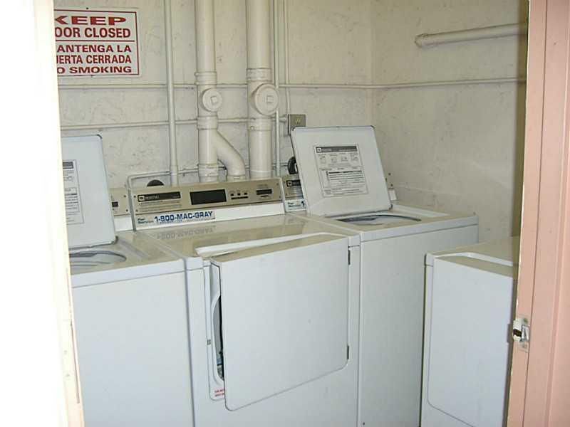 Building Photo - 4675 W 18th Ct