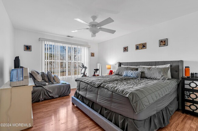 Building Photo - 237 Paddington Ct