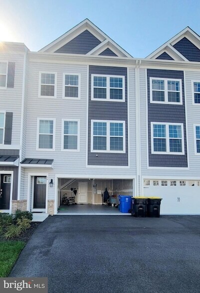 Building Photo - 34 Autumn Park Dr