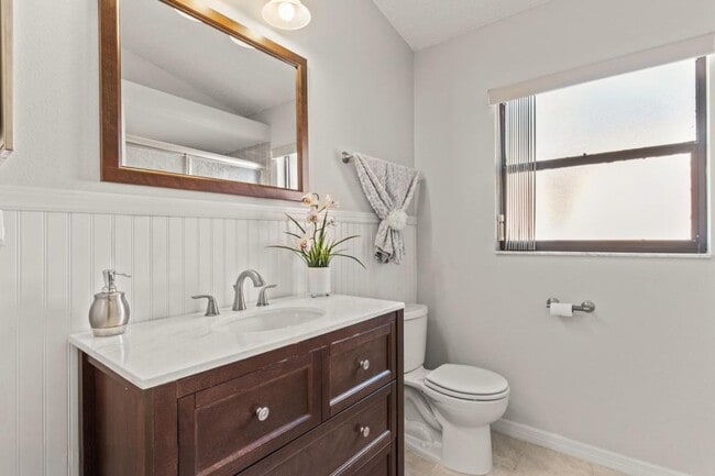 Building Photo - 4405 Plumosa St