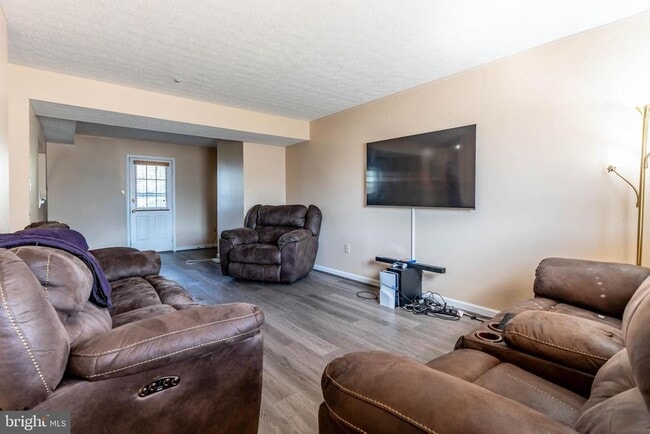 Building Photo - 12212 Birchview Dr