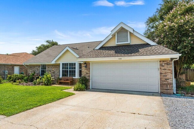 Building Photo - 408 Ridge Wood Cir