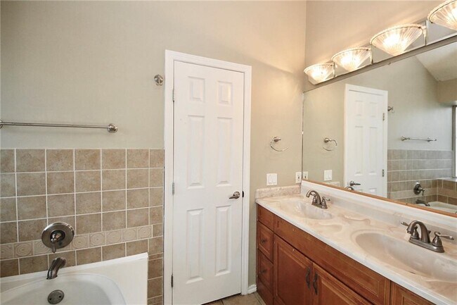 Building Photo - 4504 Sojourner St