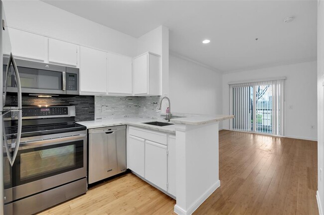 Building Photo - 3231 Allen Pkwy