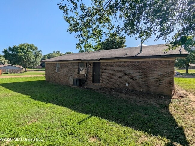 Building Photo - 7354 Northbrook Dr