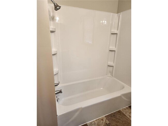 Building Photo - 316 S 3rd St