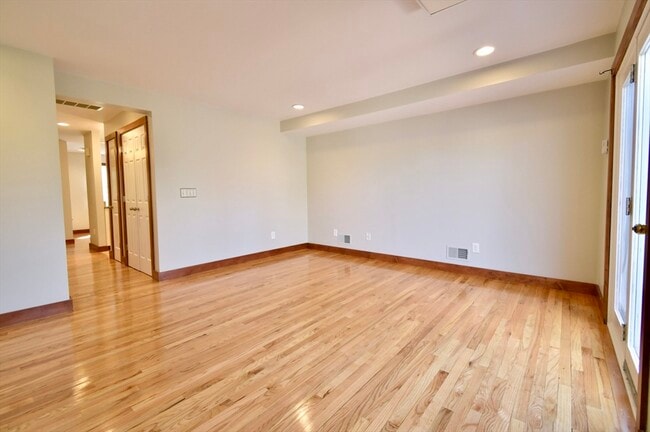 Building Photo - 39A Bellis Cir