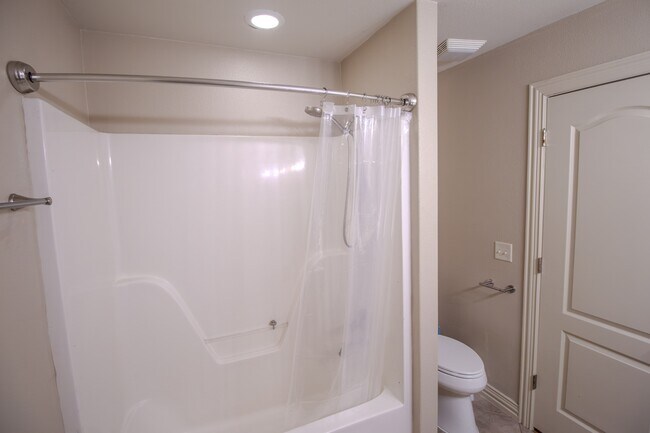 Building Photo - 202 Dawn Dr
