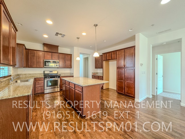 Building Photo - Newly Upgraded West Roseville 4 Bed 3 Bath...