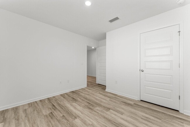 Building Photo - 453 Riverwalk Cir