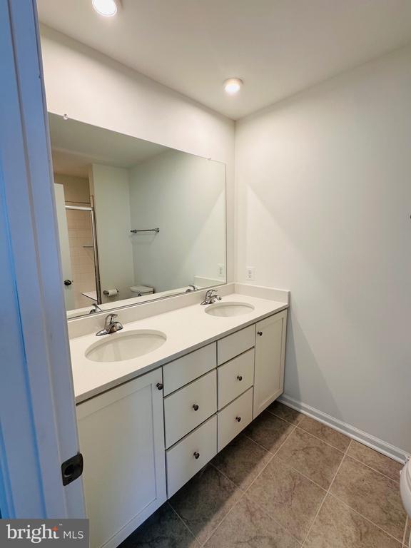 Building Photo - 58 Bolingbroke Wy