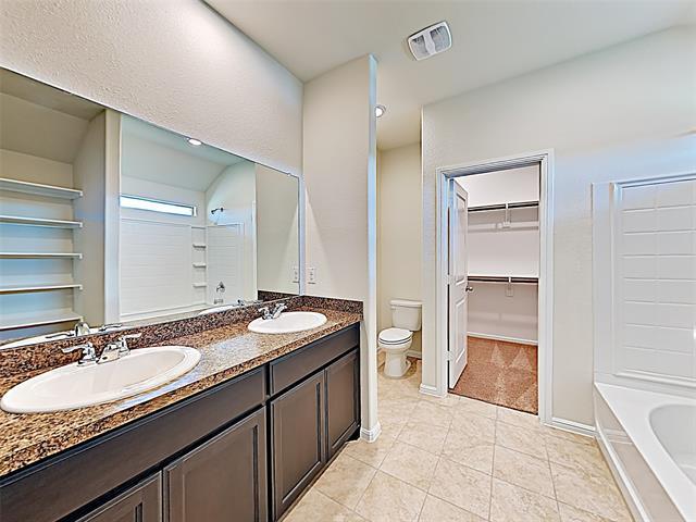 Building Photo - 528 Foxhunter St