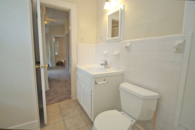 Building Photo - 2025 PRE-LEASING - 1 Bedroom, 1 Bath - Old...