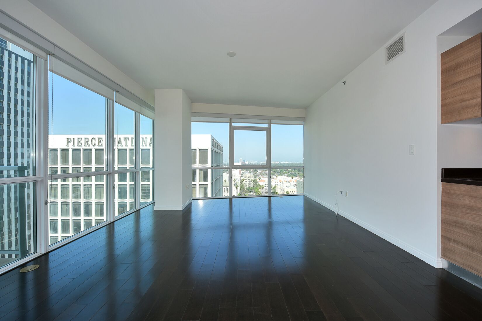 Building Photo - 3785 Wilshire Blvd