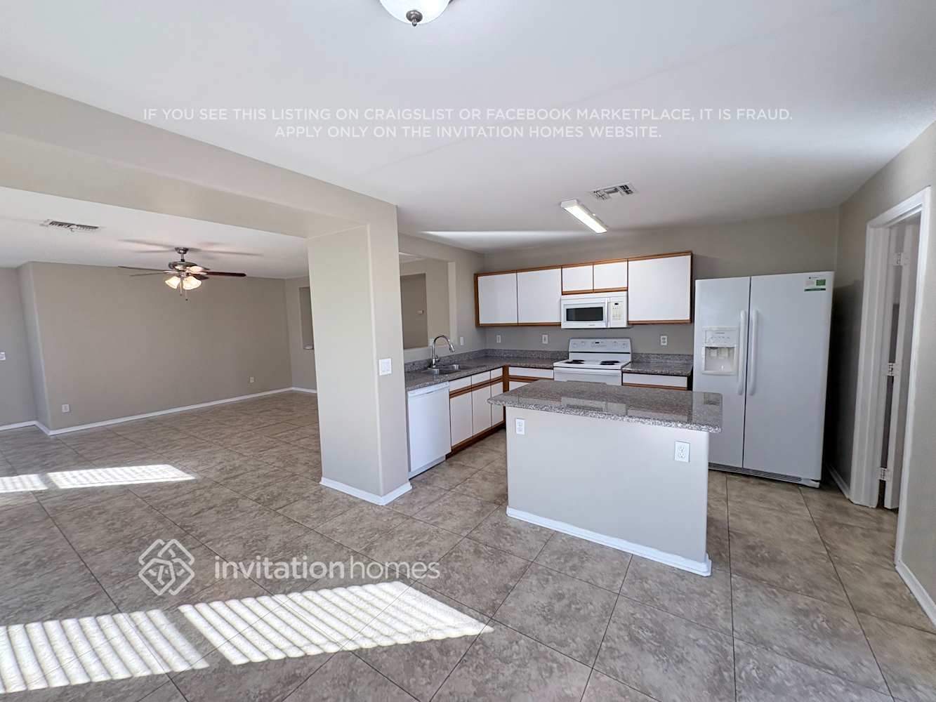 Building Photo - 11360 E Sunland Ave