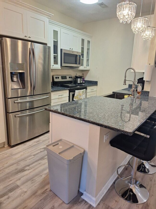 Building Photo - One level living in NorthWest Knoxville