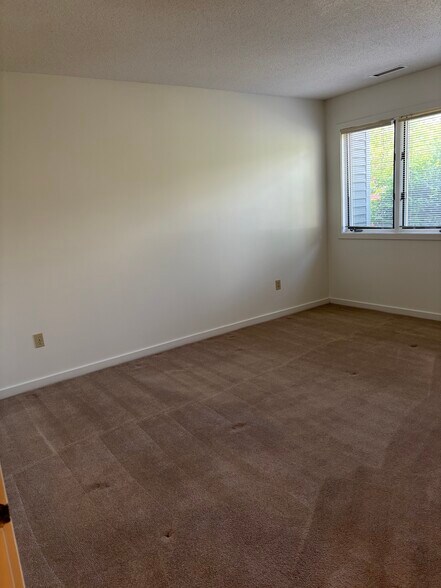 Building Photo - 1414 Whitney Ave
