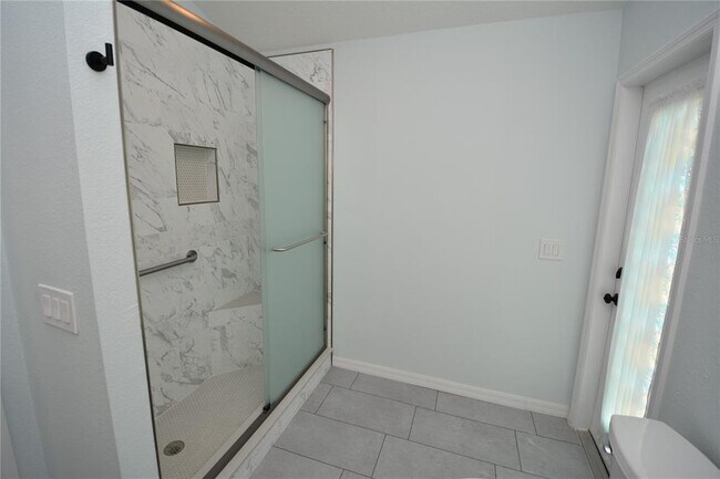 Building Photo - 18 Wellwater Dr
