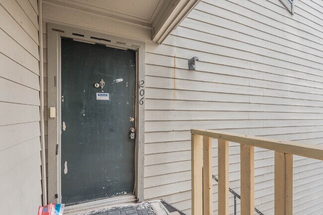 Building Photo - 16111 ASPENGLEN DR #206 - Beautiful 2 Bedroom, 2 Bath with Pool View!