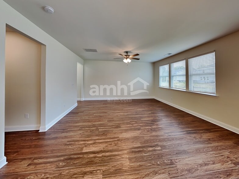 Building Photo - 316 Bourne St